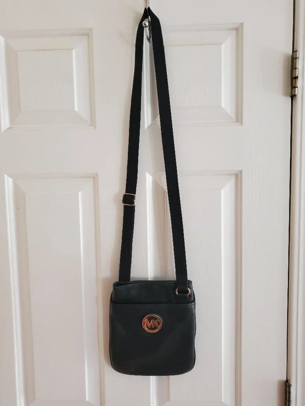 MICHAEL Michael Kors Fulton pebbled leather crossbody bag gold-tone hardware